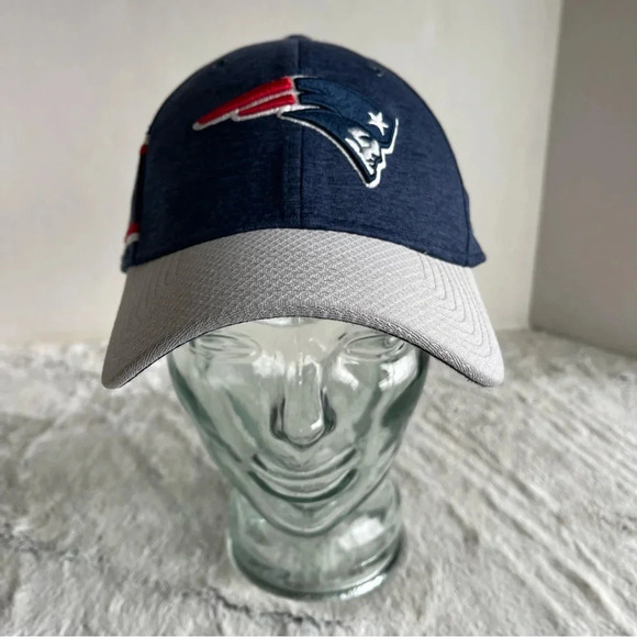 New England Patriots Men's New Era 39Thirty Flex Fit Hat - Picture 2 of 11